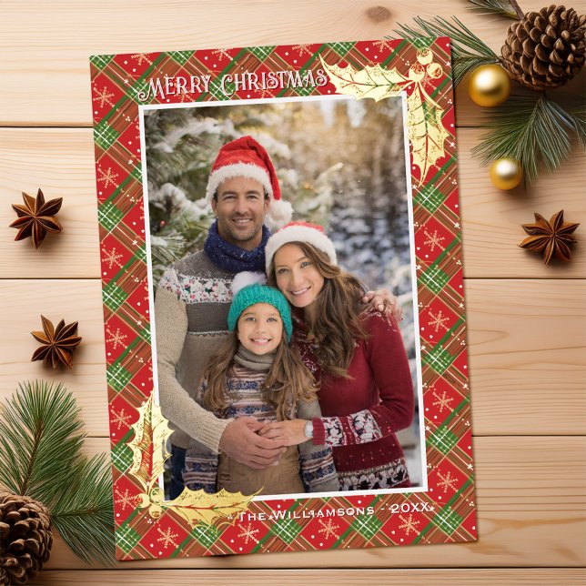 Tarjeta Festiva Con Relieve Metalizado Navidades rojos colocados | Fotos navideñas de Fel (Customizable Christmas photocard with red plaid edge with snowflakes, and gold foil accents of holly)
