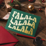 Tarjeta Festiva Con Relieve Metalizado Navidades verdes de la tipografía ondulada Falalal<br><div class="desc">Tarjeta de Navidades FaLaLaLa: diseño retro,  con tipografía de época ondulada en Relieve metalizado dorado y fondo verde clásico</div>