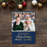 Tarjeta Festiva Con Relieve Metalizado Nuestra primera Navidad como mrs & mrs lgbt<br><div class="desc">Celebra tu primera Navidad como señora y señora con esta linda tarjeta de vacaciones con una plantilla de fotos de personalizable y una encantadora leyenda en Relieve metalizado de oro real sobre un fondo azul festivo.</div>