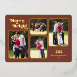 Tarjeta Festiva Con Relieve Metalizado Oro de los Navidades de fotografía retro de Merry<br><div class="desc">Esta tarjeta de Navidades muestra el texto "Merry & Bright" apareciendo en un divertido tipo retro de Relieve metalizado dorado sobre un oscuro fondo de terracota. El diseño ofrece 4 marcos de fotos para tus fotos favoritas. Fotografía © Storytree Studios,  Stanford,  CA</div>