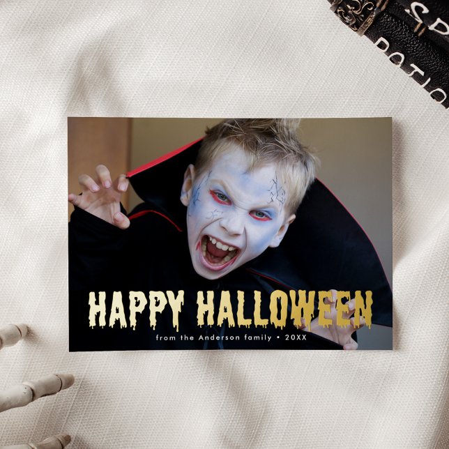 Tarjeta Festiva Con Relieve Metalizado Perforaciones de sangre Felices Fotos de Halloween (Subido por el creador)