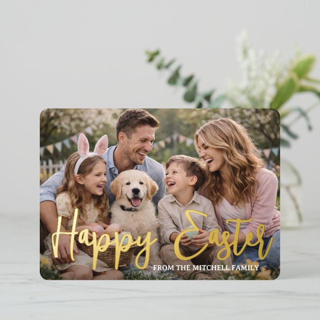Tarjeta Festiva Con Relieve Metalizado Personalized Happy Easter Family Photo Gold (Anverso de pie)