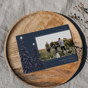 Tarjeta Festiva Con Relieve Metalizado Pino plateado   Foto de Navidades elegantes