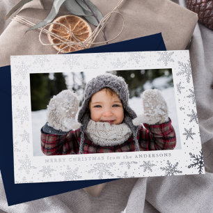 Tarjeta Festiva Con Relieve Metalizado Plata con copos de nieve dorados