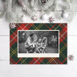 Tarjeta Festiva Con Relieve Metalizado Platos tradicionales rojos y verdes<br><div class="desc">Patrón original de yeso: rojo festivo y verde con toques de Relieve metalizado de oro real; orientación al paisaje. También disponible en formato retrato</div>