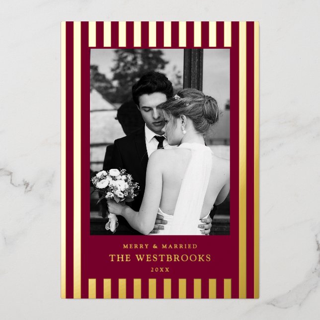 Tarjeta Festiva Con Relieve Metalizado Rayas de Borgoña (Anverso)