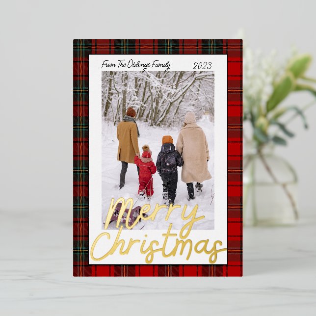 Tarjeta Festiva Con Relieve Metalizado Red Plaid Merry Christmas Photo (Anverso de pie)