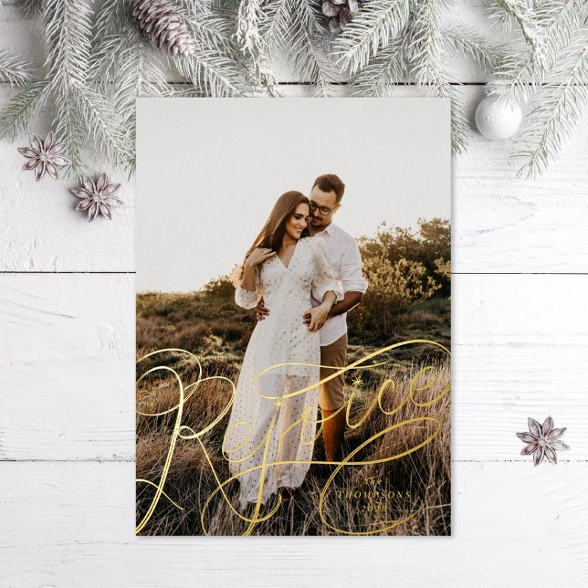 Tarjeta Festiva Con Relieve Metalizado Regocijo con letras de mano (Subido por el creador)