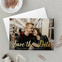 Tarjeta Festiva Con Relieve Metalizado Relieve metalizado de Boda de script moderno Guard