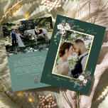Tarjeta Festiva Con Relieve Metalizado Retrato casado con moras de esmeralda<br><div class="desc">Bienvenidos a nuestro encantador diseño de tarjetas de vacaciones de Relieve metalizado Vintage Merry Married Portrait con vegetación Esmeralda, donde el encanto vintage se une a la elegancia moderna. Este diseño presenta una vegetación acuática intrincada y una caligrafía sutilmente elegante, con una tipografía sencilla, que refleja la esencia de la...</div>