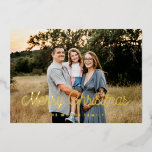 Tarjeta Festiva Con Relieve Metalizado Retro Vintage Merry Christmas Family Photo Gold<br><div class="desc">¡Feliz tarjeta navideña! Tipografía retro vintage para esta tarjeta de fotos de vacaciones con Relieve metalizado de oro real.</div>