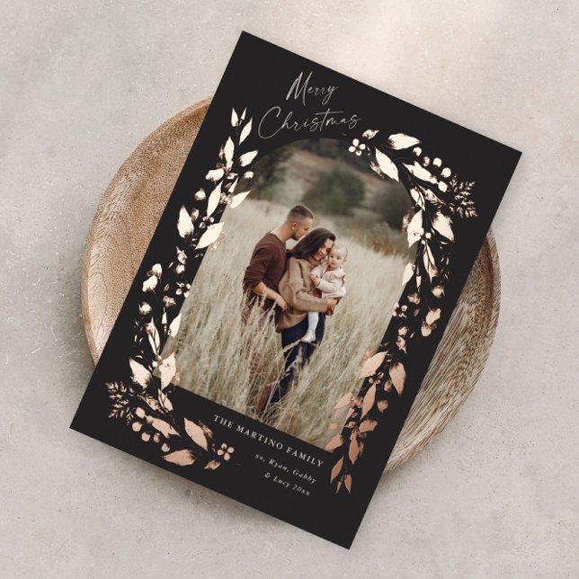 Tarjeta Festiva Con Relieve Metalizado Rosa moderno Boho Gold Wildflower Arch Foto (Boho wildflower arch photo christmas holiday card with elegant script and foil pressed foliage.)