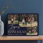 Tarjeta Festiva Con Relieve Metalizado Saludo festivo | Joyous Hanukkah 3 Collage de foto<br><div class="desc">Nuestro diseño elegante y festivo de tarjetas Hanukkah es la manera perfecta de mostrar 3 de sus fotos familiares favoritas en un diseño de collage redondeado. El diseño presenta "Joyous Hanukkah" en la brillante tipografía de Relieve metalizado dorado y escritura con letras a mano, con tu nombre familiar en un...</div>
