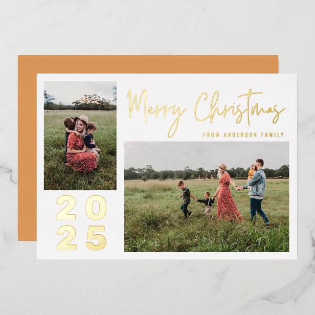 Tarjeta Festiva Con Relieve Metalizado Script Merry Christmas Two Family Photo Gold (Anverso/Reverso)