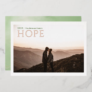 Tarjeta Festiva Con Relieve Metalizado Simple Serif HOPE Verde Acuarela Real