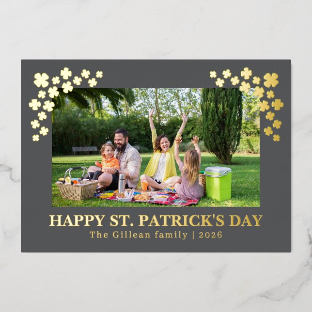 Tarjeta Festiva Con Relieve Metalizado Simple St patricks day Shamrocks family photo (Anverso)