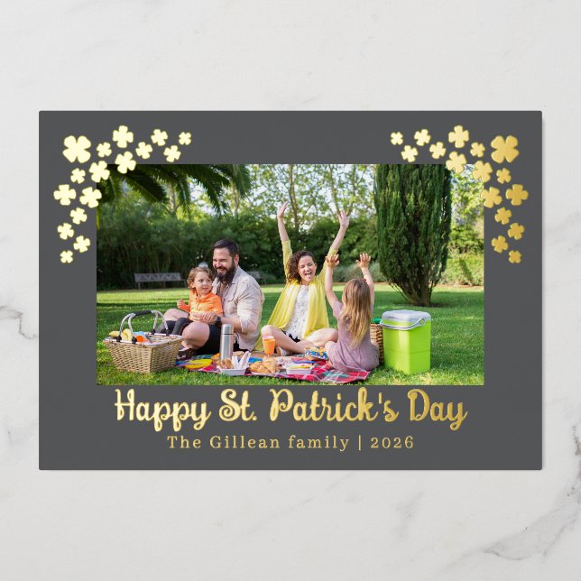 Tarjeta Festiva Con Relieve Metalizado Simple St patricks day Shamrocks family photo (Anverso)