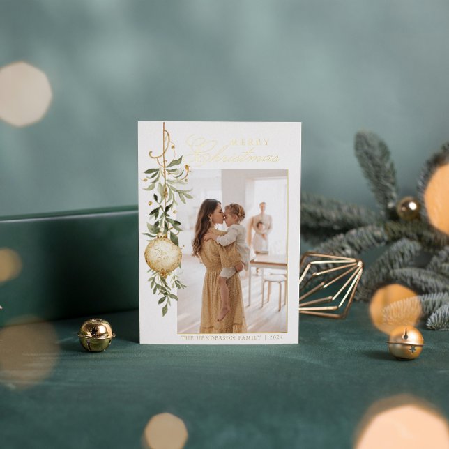 Tarjeta Festiva Con Relieve Metalizado Sofisticado Navidades Verdor Ornamento de Oro (Subido por el creador)