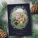 Tarjeta Festiva Con Relieve Metalizado Starry Winter Laurel | Photo<br><div class="desc">Send holiday greetings to friends and family in chic style with our elegant photo cards. your favorite vertical or portrait oriented image is framed by an oval laurel wreath of green watercolor eucalyptus leaves and gold foil stars on a dark background. Customize with your custom holiday greeting and names beneath...</div>