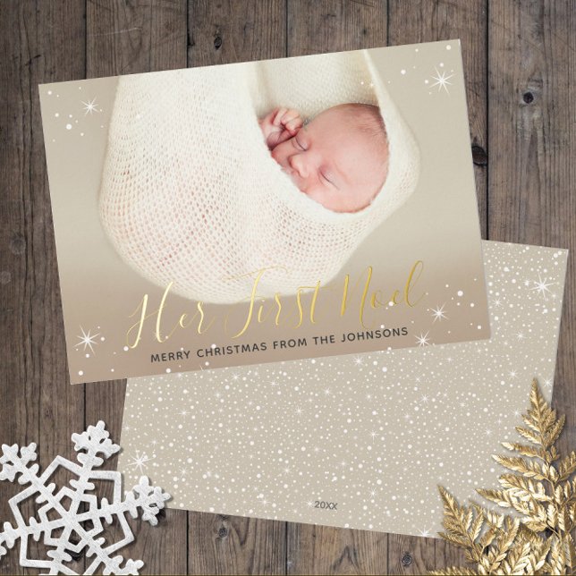 Tarjeta Festiva Con Relieve Metalizado Su primer Noel El primer Navidad del bebé Foto (Gold Foil Christmas Holiday Baby Announcement with Baby's Photo | Her First Noel)