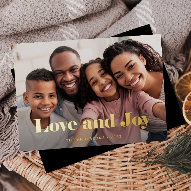 Tarjeta Festiva Con Relieve Metalizado Texto y foto Gold Modern | Amor y alegría (Subido por el creador)