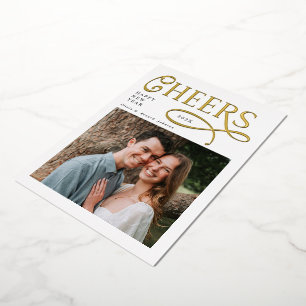Tarjeta Festiva Con Relieve Metalizado Tipografía Moderna de Cheers Foto Feliz Año Nuevo 