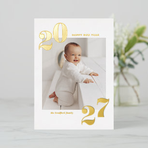 Tarjeta Festiva Con Relieve Metalizado Tipografía Negrita Retro 2027 Foto Año Nuevo Dorad