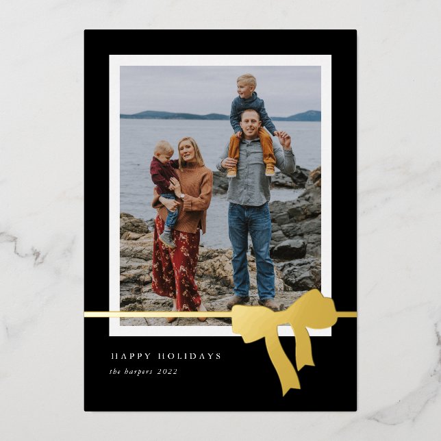 Tarjeta Festiva Con Relieve Metalizado Tocado Dorado Foto Simple Arco Audaz (Anverso)