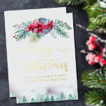 Tarjeta Festiva Con Relieve Metalizado Winter Forest y Poinsettia Watercolor Gold<br><div class="desc">Elegante tarjeta de navidades con una tipografía de Relieve metalizado de oro de lujo, personalizada con su mensaje y nombre. Este diseño acuático tiene un bosque de abetos y una guirnalda florida con poinsettias, follaje de invierno, bayas y brotes de pino. Feliz Navidad está escrito a mano en caligrafía rápída...</div>