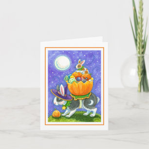 TARJETA FESTIVA CONEJITOS DE HALLOWEEN APILADOS, MAÍZ DE CARAMELO,