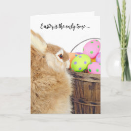 Tarjeta Festiva Conejo de Pascua y Humor de Huevos
