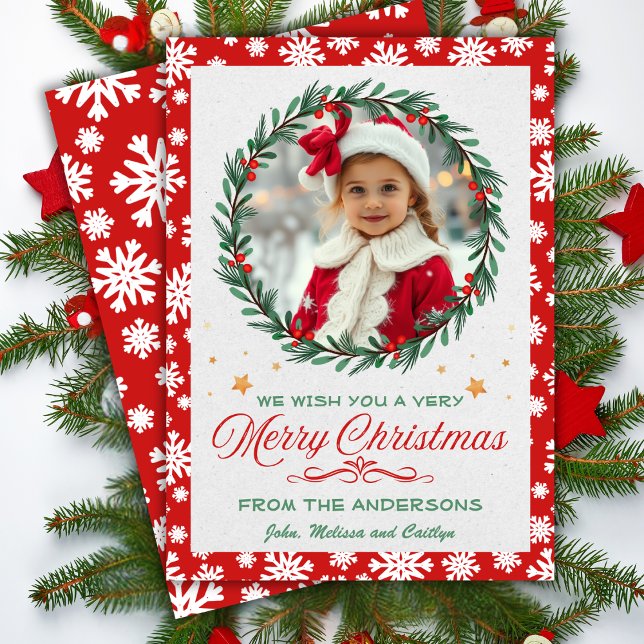 Tarjeta Festiva Copo de nieve rojo y blanco con foto de Navidades  (Red & White Snowflake With Wreath Christmas Photo Holiday Card)