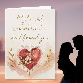 Tarjeta Festiva Corazón suave de acuarela con flores cálidas y dor