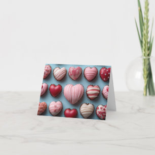 Tarjeta Festiva Corazones de Chocolate Rosa Saludo de San Valentín