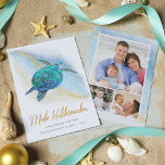 Tarjeta Festiva Costa de la Tortuga Marítima Mele Kalikimaka 3 Fot<br><div class="desc">Esta tarjeta de Navidades de temática hawaiana costera incluye una tortuga azul turquesa de color agua sobre un fondo de playa abstracto con una falsa ola espumosa purpurina de oro y el oro Mele Kalikimaka. En la parte trasera hay 3 plantillas de fotos para personalizar fácilmente las tarjetas con tus...</div>