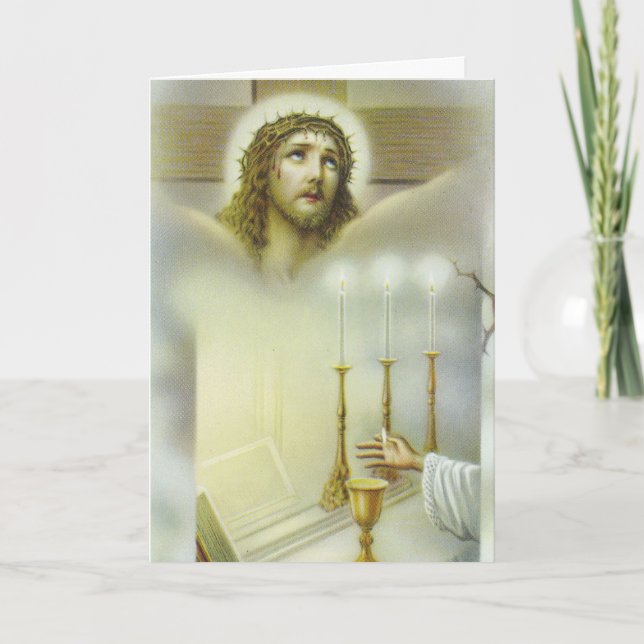 Tarjeta Festiva Crucifix Mass Ofreciendo Cáliz Velas Sacerdote (Anverso)