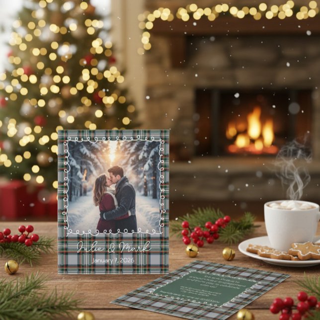 Tarjeta Festiva Custom Winter Engagement Photo Card with Tartan  (Subido por el creador)