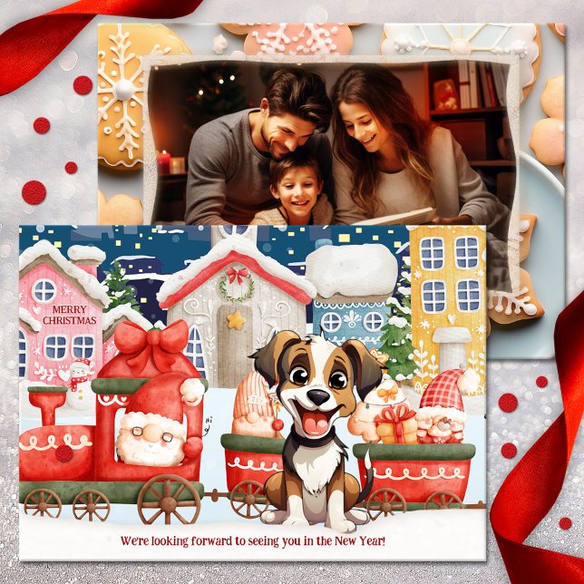 Tarjeta Festiva Cute Gingerbread Photo Navidades de Año Nuevo (A cute Christmas and New Year holiday card featuring Santa in a gingerbread scene with a happy dog)