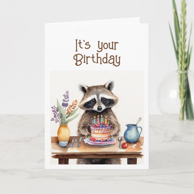 Tarjeta Festiva Cute y capricho Raccoon Cumpleaños come el pastel (Anverso)
