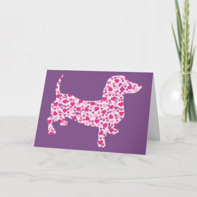 Tarjeta Festiva Dachshund lindo en corazones rosados (Anverso)
