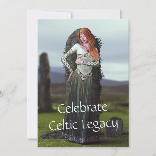 Tarjeta Festiva Dama celta posando frente a antiguas piedras (Anverso)