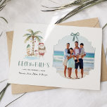 Tarjeta Festiva Decoler las palmas | Navidades tropicales divertid<br><div class="desc">Traiga la calidez de los trópicos a sus celebraciones navideñas con estas tarjetas de fotos navideñas "Deck the Palms". Perfecto para las familias que desean añadir un toque playero a sus saludos de vacaciones, estas cartas cuentan con un Santa en la playa, divertido y festivo, con palmeras adornadas con adornos....</div>