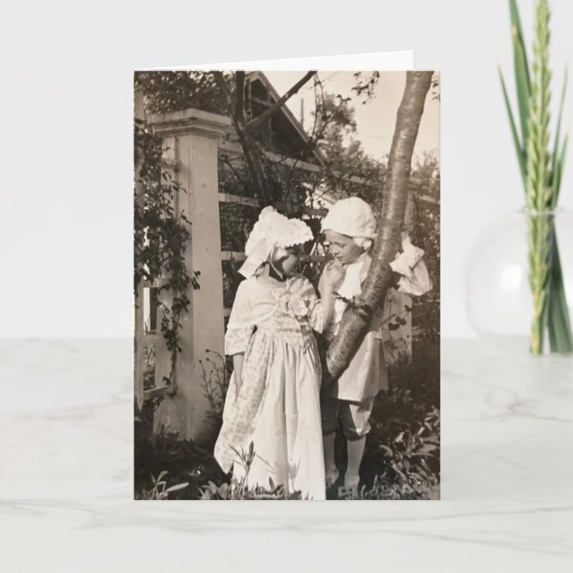 Tarjeta Festiva Día de Mayo de 1931 - Niños de época (Anverso)