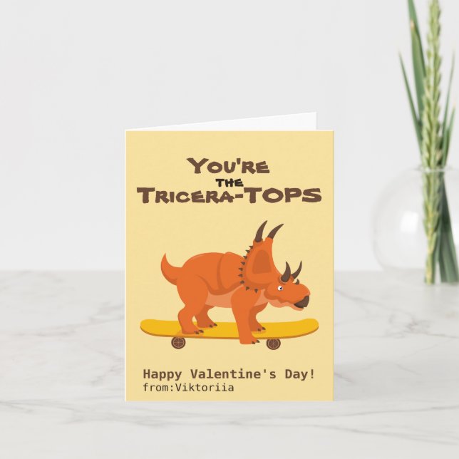 Tarjeta Festiva Dinosaurio de monopatín del Día de San Valentín pa (Anverso)