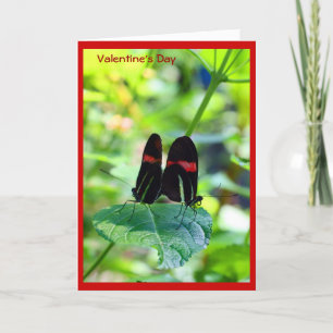 Tarjeta Festiva Dos corazones golpean como uno.