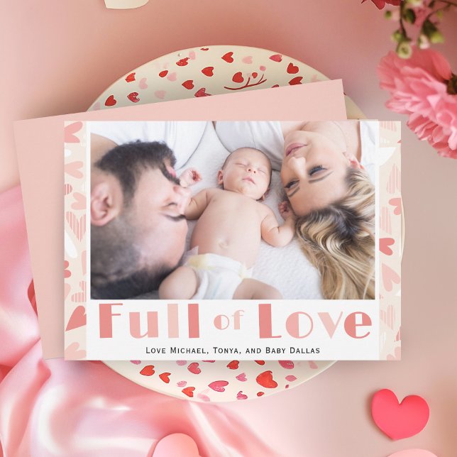 Tarjeta Festiva El día de San Valentín Corazones rosados foto fami (Valentine's Day Pink Hearts Modern Family Photo Holiday Card)