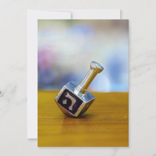 Tarjeta Festiva El feliz Hanukkah de SlipperyJoe girando a cuatro  (Anverso)