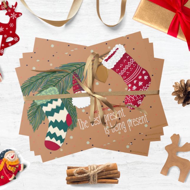 Tarjeta Festiva El mejor regalo. Personalizable (Charming Christmas greeting with Santa Claus and stocking hangers)