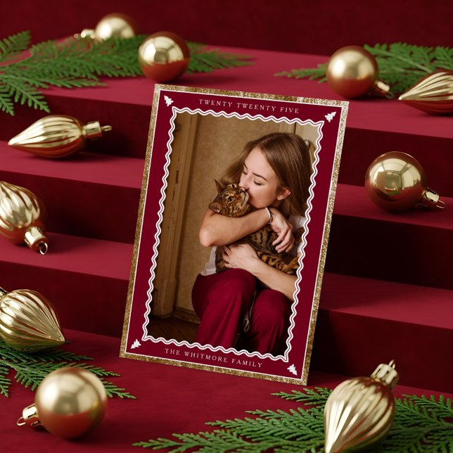 Tarjeta Festiva Elegant Photo Faux Gold & Burgundy Wavy Frame (Elegant Photo Faux Gold & Burgundy Wavy Frame Holiday Card)