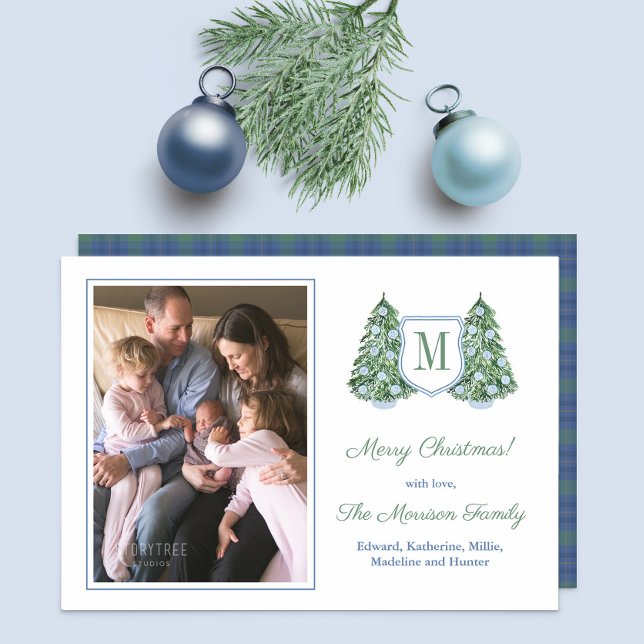 Tarjeta Festiva Elegante Fir Tree Blue White Baubles Imagen de la  (Elegant Christmas Tree decorated with blue and white baubles. Featuring family photo and monogram)